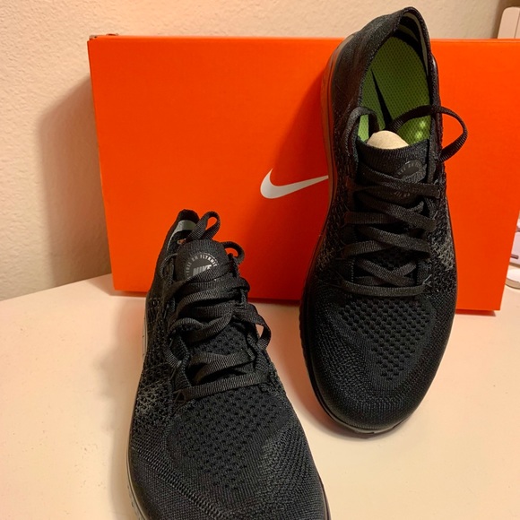 Nike Shoes - NEW Women’s Nike Free RN Flyknit in 8.5